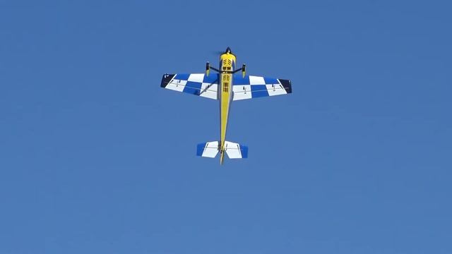 Slick 580 EF summer fly with on-board camera смотреть онлайн