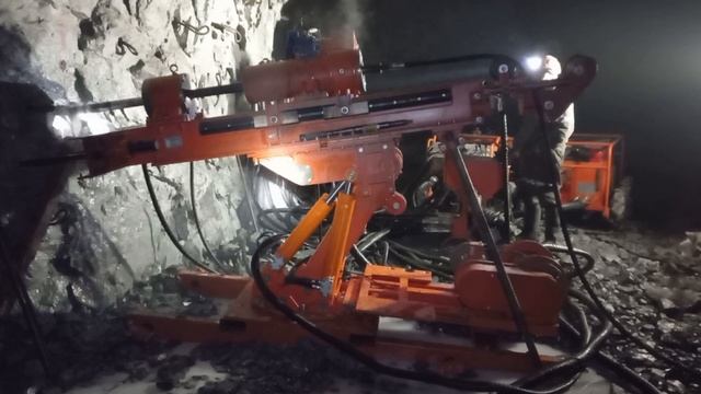 БУР-252 (аналог "Diamec U4", ноябрь 2023 (02)) смотреть онлайн