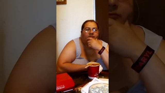 REVIEWS TRUFFLE BACON CHEESEBURGER FROM WENDYS смотреть онлайн