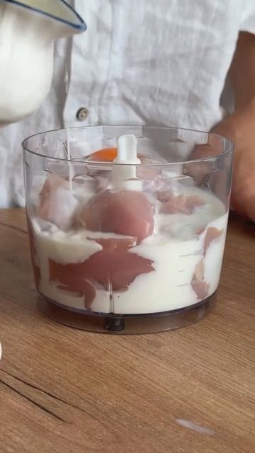 КУРИНЫЕ БЛИНЧИКИ С СЫРОМ И ЗЕЛЕНЬЮ смотреть онлайн