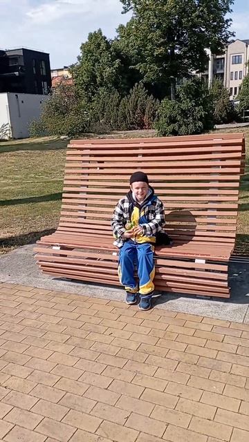 Лавочка для человека - жирафа 🥴😂 смотреть онлайн