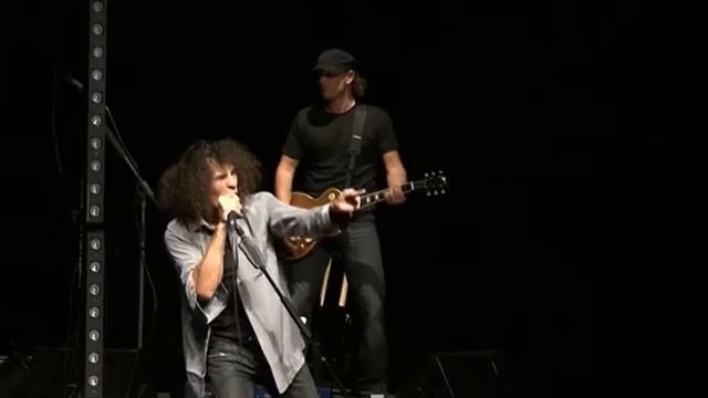 LES TOON'S - J'en sais rien (Live Stars des champs au théâtre de la ville 2010) смотреть онлайн