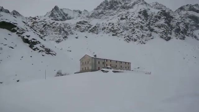 Con le "ciastre" ai piedi del Viso..Pian del Re m.2020..Valle Po смотреть онлайн