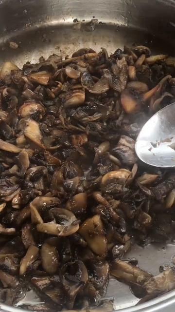 Грибной соус с шампиньонами и сливками #shorts смотреть онлайн