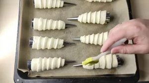 Слоёные трубочки "из быстрого слоёного теста" с белковым кремом