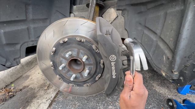 How to Replace Brake Pads On Dodge Challenger/Charger (15-23 Scat Pack - T/A392 - SRT392 - Hellcat) смотреть онлайн