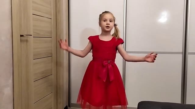 Marta  читает стихотворение 