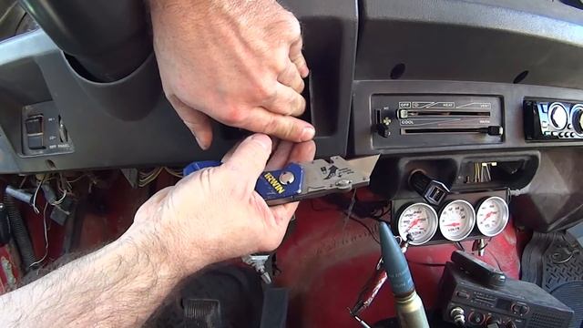 Jeep Wrangler - Push Button Starter Switch upgrade смотреть онлайн