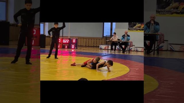 первые соревнования по вольной борьбе. Лев 7 лет. январь 2024 год. смотреть онлайн