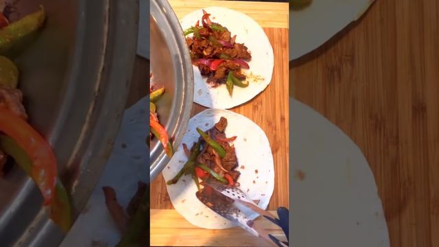 BEYOND STEAK FAJITAS | PLANTBASED BITES смотреть онлайн