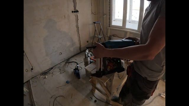 Новая проводка. Трёшка. Бетон. Сломалась пушка и штроборез. ЖК 