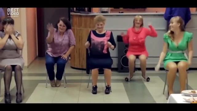 Ну её и прет смотреть онлайн