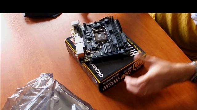 Unboxing y Overview - GIGABYTE H170N-WIFI - Español смотреть онлайн