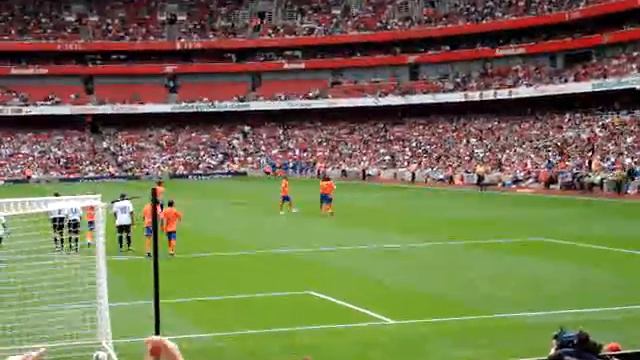Valencia Vs Inter : david villa free kick in emirates cup смотреть онлайн