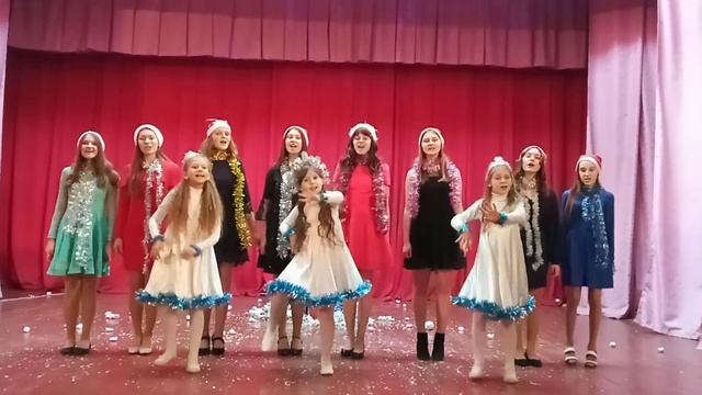 Ансамбль Оксамит А на порозі Новий рік  Верхняцький СБК