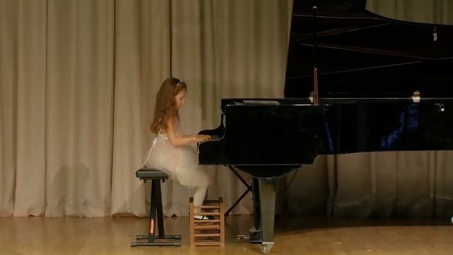 К. Петцольд, менуэты соль мажор и соль минор - Беатрис Уилльамс смотреть онлайн