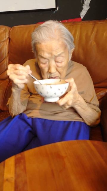 98-year-old Granny & Her Meal—White Fungus Soup