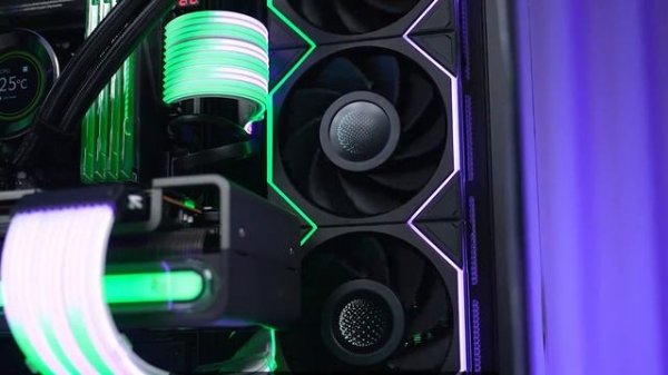 Lian Li O11 Vision Chrome with LIAN LI - UNI FAN TL LCD 120 cm