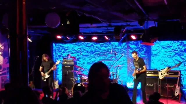 Paul gilbert at the Iridium Jazz club New York city, Jan 2017. Song: technical difficulties смотреть онлайн