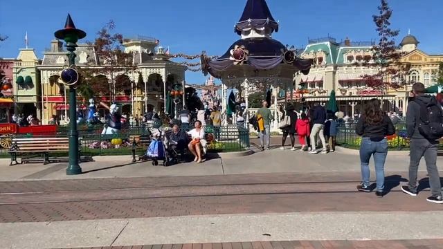 DISNEYLAND PARIS VLOG | Day 1 Travel Day смотреть онлайн