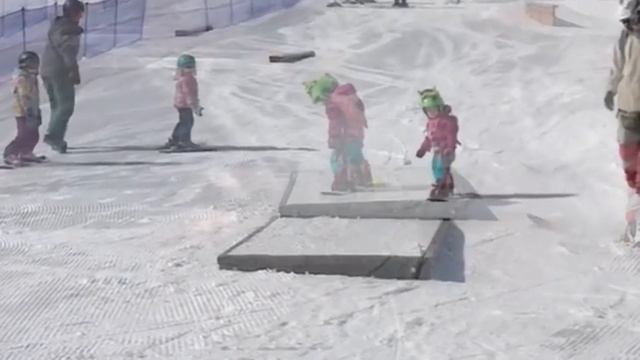 Mieke Shreds 2-year-old Snowboarder ‘19-‘20 Season Edit смотреть онлайн