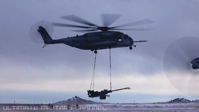 Huge 13,000 Horsepower Super Stallion Helicopter Lifts Army Howitzer Gun Into The Air And Flies Awa смотреть онлайн