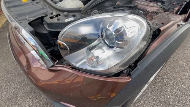 Mini Paceman R61 How to remove your headlights and upgrade to black ones same for R60 Countryman смотреть онлайн
