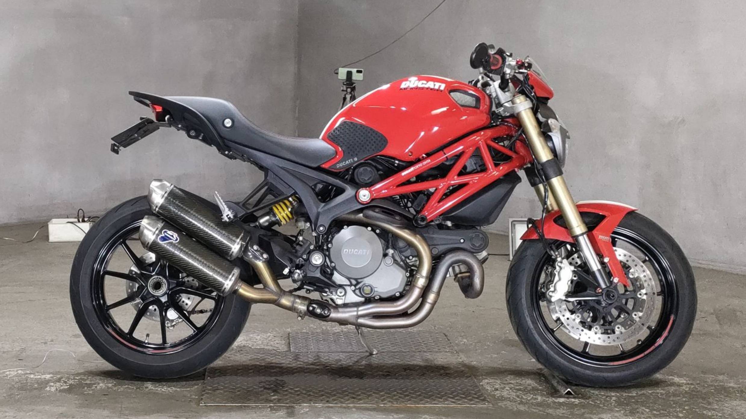 7196 - DUCATI MONSTAR 1100EVO - ZDMM511JACB064923 смотреть онлайн