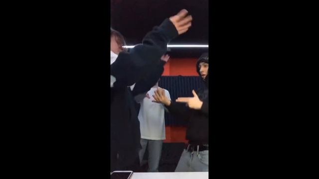 я видел тебя ты от нас убегал Uglystephan / шайни