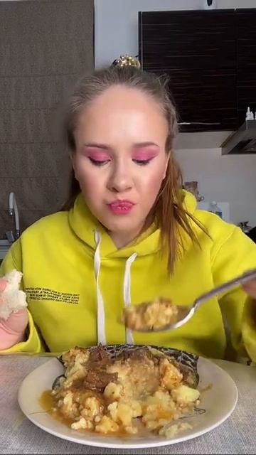 После устриц ей плохо стало смотреть онлайн