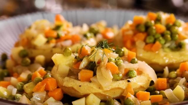 BEST 10 VEGAN RECIPES | Hummus, Falafel, Shakshuka, Charcoaled Eggplant and more смотреть онлайн