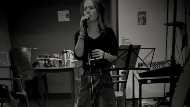 Voodoo Woman Band - The Marriage Of Coyote Woman смотреть онлайн