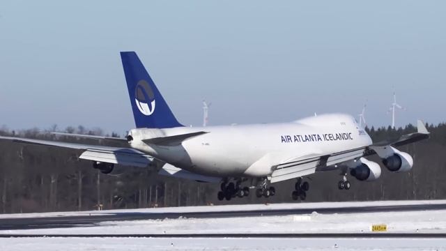 FASTEST BOEING 747 DEPARTURE EVER - 15 Seconds Take - Off Run of a B747 (HD) смотреть онлайн