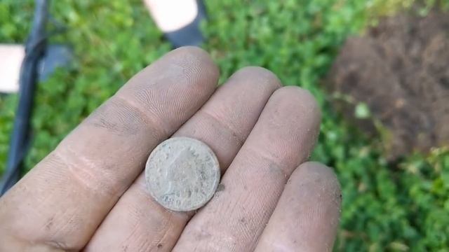 She's Finding More Stuff Than Me - Metal detecting and exploring смотреть онлайн