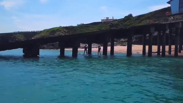 Paddle boarding off the Odysea wildlife boat in Newquay with Newquay Watersports centre, Cornwall. смотреть онлайн