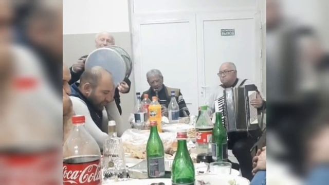 Թարմ Ծաղիկներ Հայ Պապիկի հրաշք երգը / Tarm Caxikner Hay Papiki Hrashq Ergy смотреть онлайн