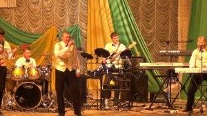 динис-сотник-и-петр-сотник...поделись хорошим настроением и 100ник вернёт тебе вдвойне.