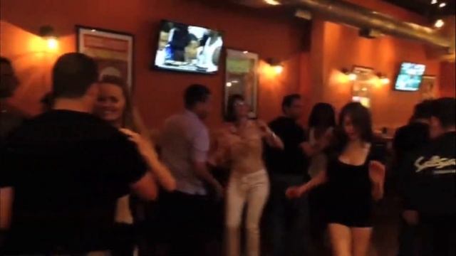 Salsa Mia Classes at Pepper's смотреть онлайн