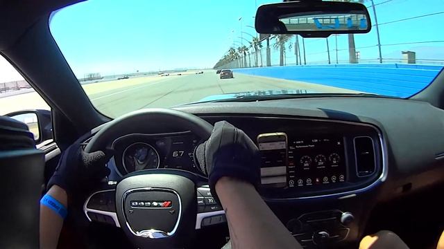 Dodge charger scat pack racing in Auto club speedway смотреть онлайн