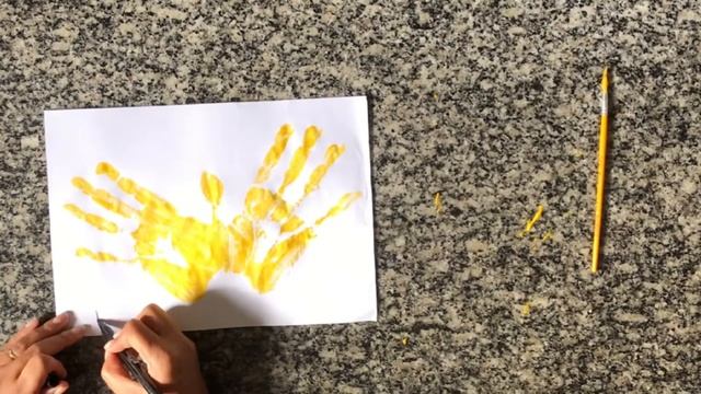 Aula remota/Borboleta com carimbo de mãos смотреть онлайн