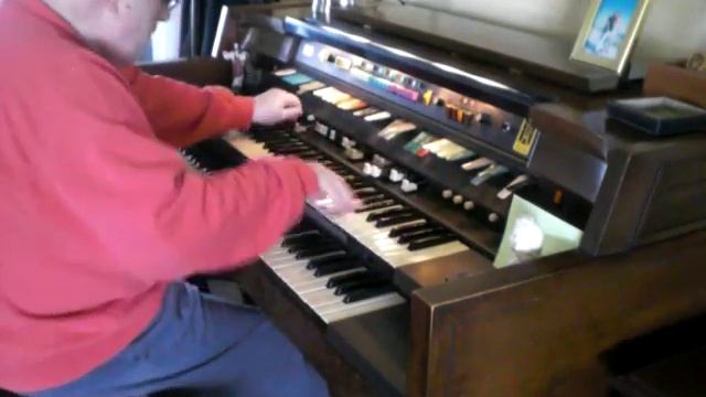 Mike Reed Plays 