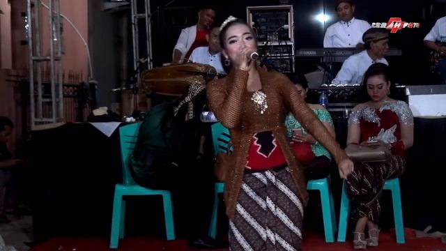 Kertonyono Medhot Janji - Umi - Campursari Langen Budoyo смотреть онлайн