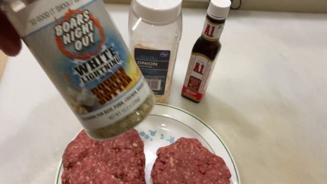 SNS Travel Kettle Grill / Hot and Fast 1/2 Pound Bagel Burgers! / Grill Grates! смотреть онлайн