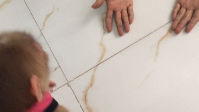 Monkey baby | Bi ate coconut jelly with her father смотреть онлайн