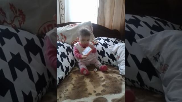 у ребенка отобрали шоколад(2) смотреть онлайн