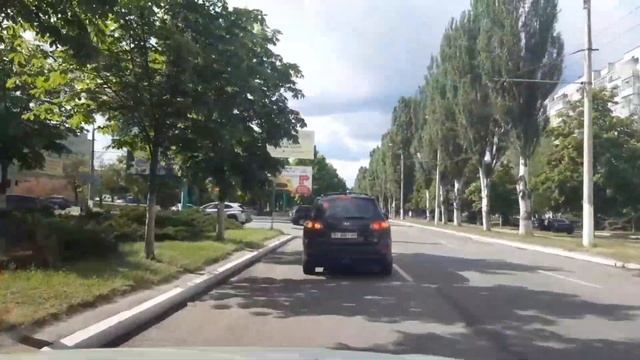 Он повёз меня в МАКДОНАЛЬС ,а я хочу СУШИ