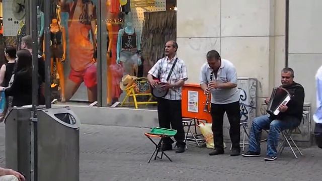 Street musicians, Cologne смотреть онлайн
