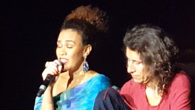 Mariene de Castro em homenagem emocionada a Vander Lee смотреть онлайн