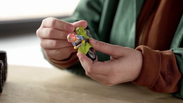 LEGO® City Stunt 60295 - Арена за каскадьорски състезания | КОМСЕД смотреть онлайн