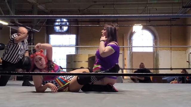 Isana v Big Juicy смотреть онлайн